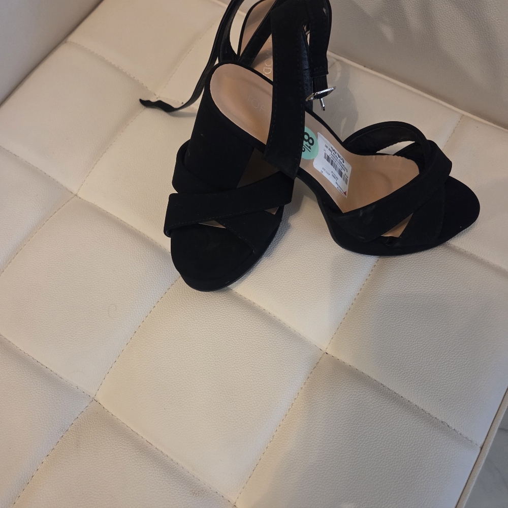 Black Women's Strappy Block Heel Sandals - Picture 3 of 5